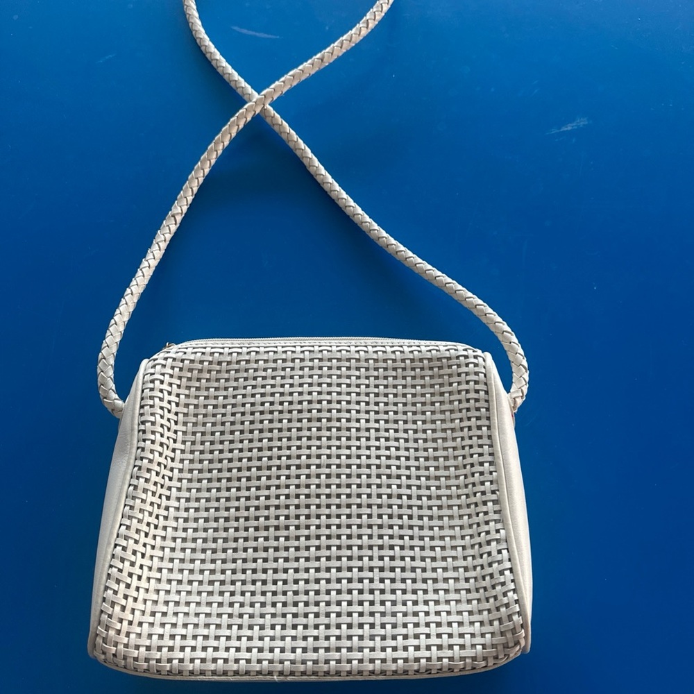 Vintage medallion crossbody Purse, Cream